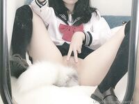 lewdyumi Photos