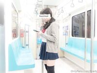 lewdyumi Photos