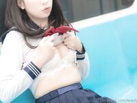 lewdyumi Photos