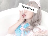 lewdyumi Photos