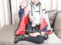 lewdyumi Photos