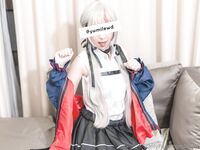 lewdyumi Photos