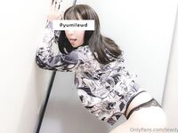 lewdyumi Photos
