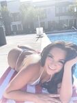 zoeyfoxx Photos