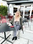 Reddit babes get naked in public!