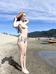 Reddit babes get naked in public!