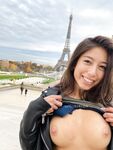 Reddit babes get naked in public!