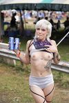 Reddit babes get naked in public!
