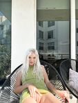 Reddit babes get naked in public!