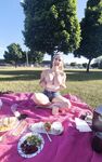 Reddit babes get naked in public!