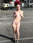Reddit babes get naked in public!