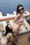 Reddit babes get naked in public!