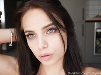 Mollyella