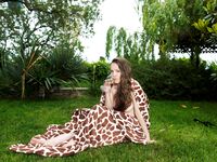 Arina G Herunder