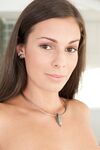Lia Taylor Holde