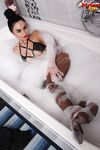 Nylonup Goddessambra Vasca01