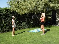AlsAngels aishaangelscene2hires Photos