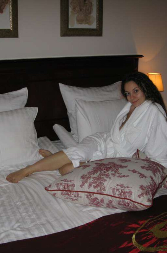 devki uno 12303 krasivaya zhenschina seksualno poziruet goloy Photos