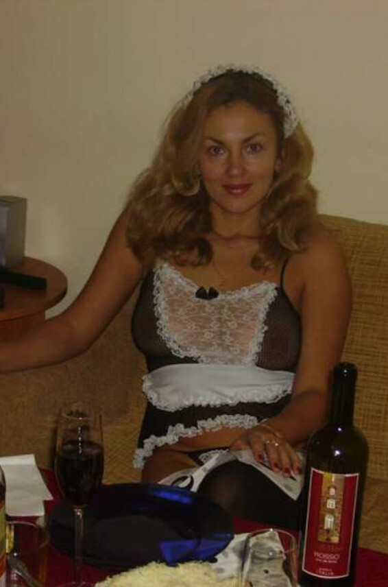 devki uno 22022 seksualnaya zhenschina v kostyume gornichnoy Photos
