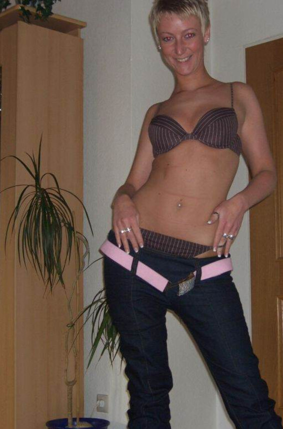 devki uno 25148 lyubitelskoe porno zreloy zhenschiny s korotkoy strizhkoy Photos