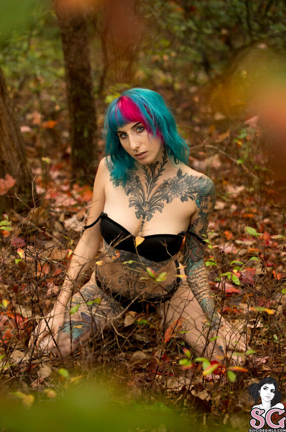 Akittenhasnoname Photo Album_ Rainy Fae Play _ SuicideGirls Photos