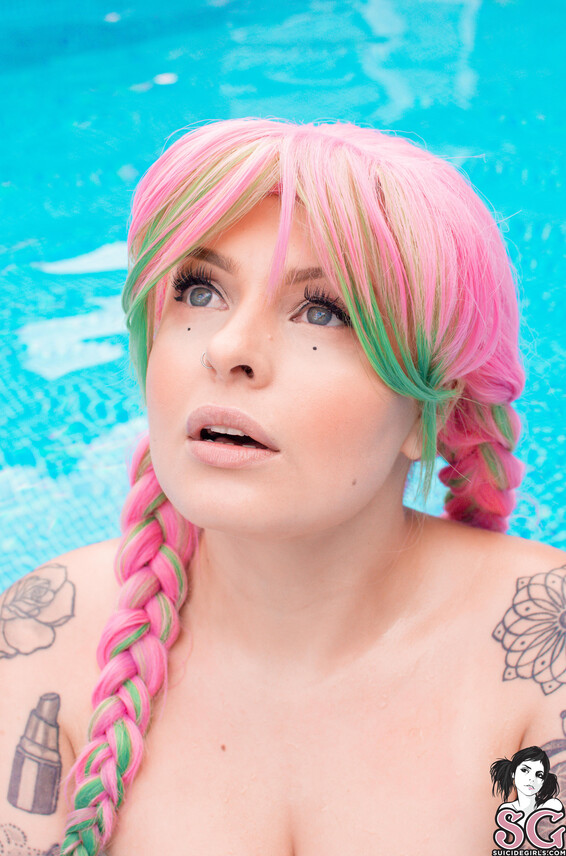 Beckah Photo Album_ Shivers Of First Love _ SuicideGirls Photos