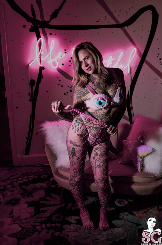 Dragonfly1 Photo Album_ Daydreamer _ SuicideGirls Photos