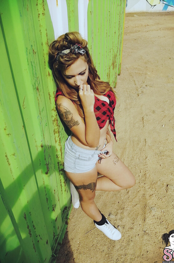Dulce270 Photo Album_ WASHING A CAR _ SuicideGirls Photos