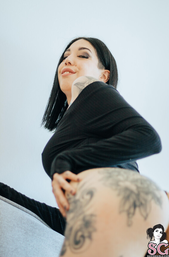 Jowy Photo Album_ Eyes of mystery _ SuicideGirls Photos