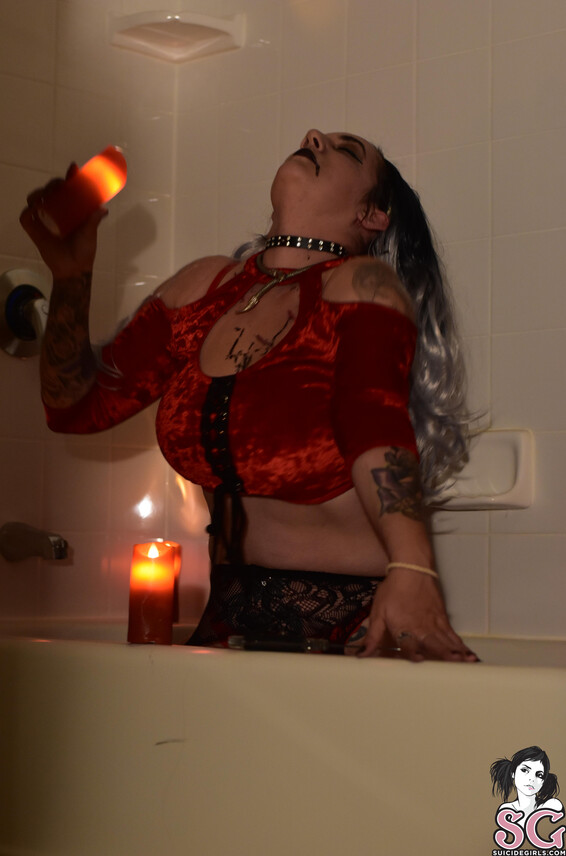 Kitanalaw Photo Album_ Eat Your Heart Out _ SuicideGirls Photos