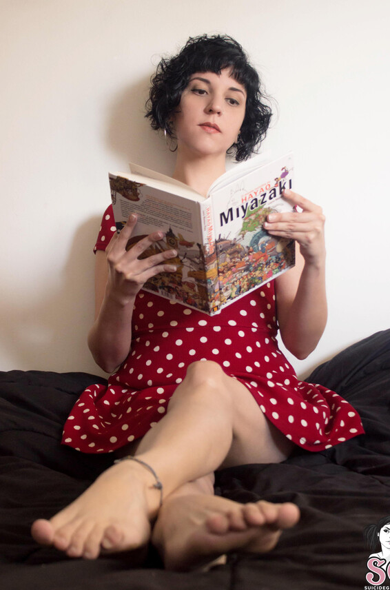 Lexielee Photo Album_ Reading In Bed _ SuicideGirls Photos